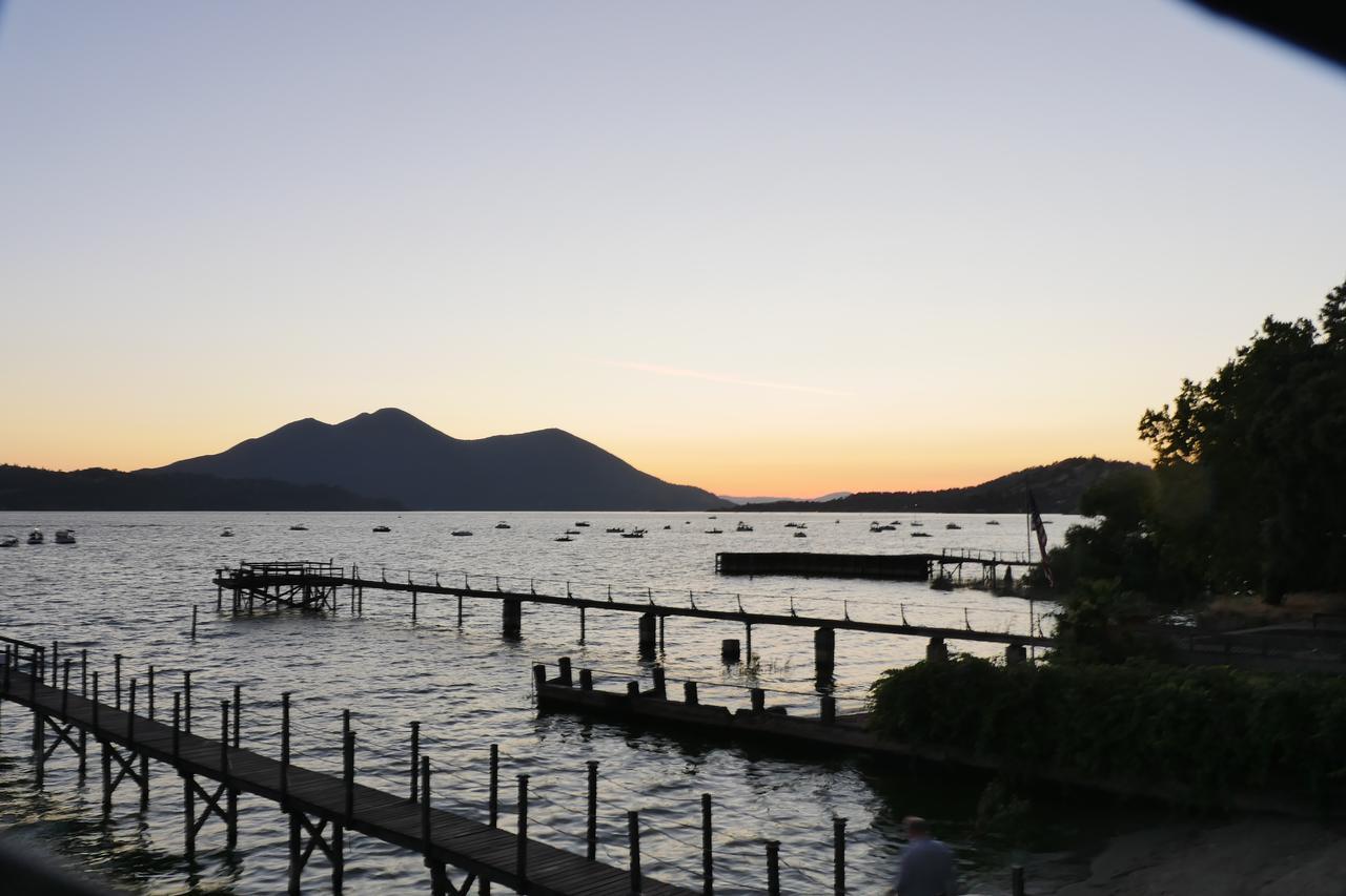 Overlooking Clearlake From The Living Room Exterior photo